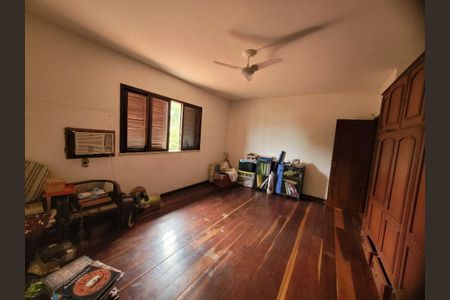Casa à venda com 388m², 5 quartos e 1 vaga