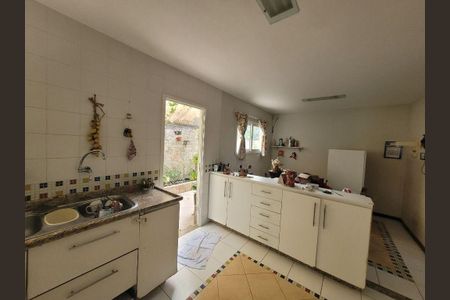 Casa à venda com 388m², 5 quartos e 1 vaga