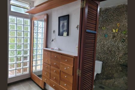 Casa à venda com 388m², 5 quartos e 1 vaga