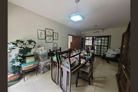 Casa à venda com 388m², 5 quartos e 1 vaga