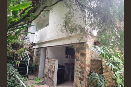Casa à venda com 388m², 5 quartos e 1 vaga
