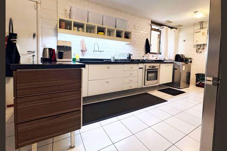 Apartamento à venda com 176m², 3 quartos e 2 vagas