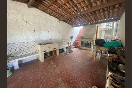Casa à venda com 284m², 4 quartos e 1 vaga