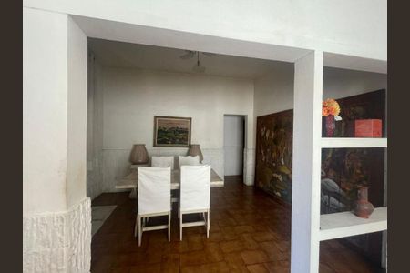 Casa à venda com 284m², 4 quartos e 1 vaga