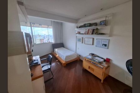 Apartamento à venda com 160m², 3 quartos e 3 vagas