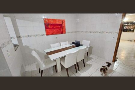 Casa à venda com 200m², 3 quartos e 1 vaga