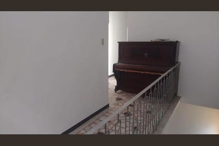 Casa à venda com 165m², 9 quartos e 3 vagas