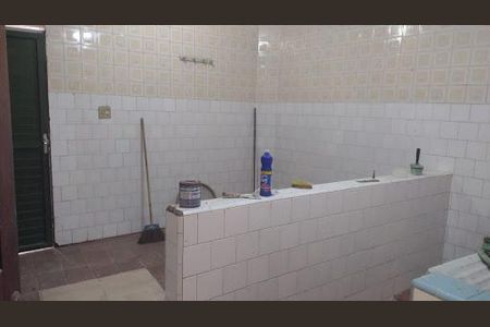 Casa à venda com 165m², 9 quartos e 3 vagas