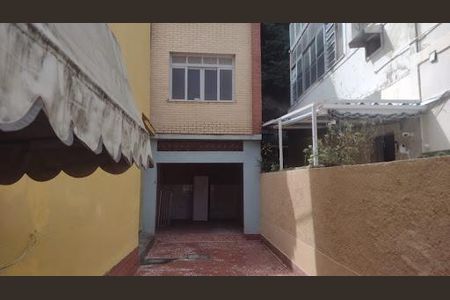 Casa à venda com 165m², 9 quartos e 3 vagas