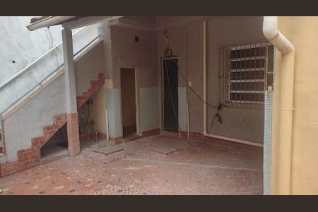 Casa à venda com 165m², 9 quartos e 3 vagas