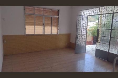 Casa à venda com 165m², 9 quartos e 3 vagas