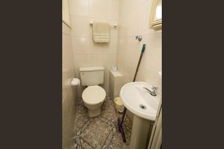Apartamento para alugar com 72m², 2 quartos e 1 vaga Apartamento para alugar com 72m², 2 quartos e 1 vagaBanheiro de serviço