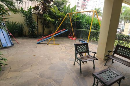 Apartamento para alugar com 72m², 2 quartos e 1 vaga Apartamento para alugar com 72m², 2 quartos e 1 vagaÁrea comum - Playground