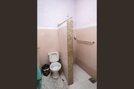 Casa para alugar com 185m², 2 quartos e sem vagaBamheiro 2