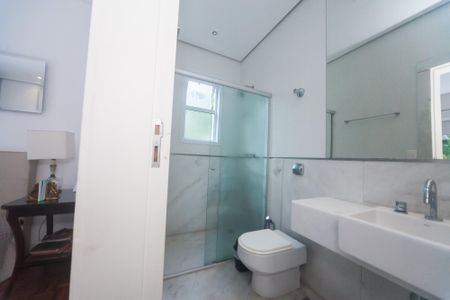 Casa de condomínio à venda com 450m², 4 quartos e 10 vagasBanheiro suite 3