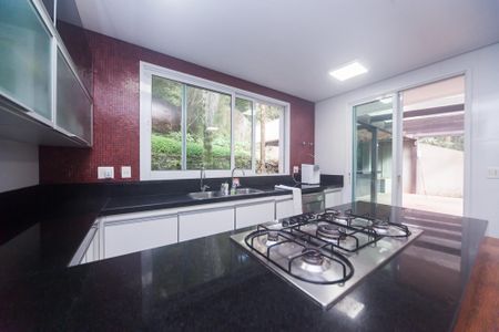 Casa de condomínio à venda com 450m², 4 quartos e 10 vagasCozinha