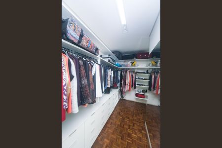 Casa de condomínio à venda com 450m², 4 quartos e 10 vagasCloset da suíte 1