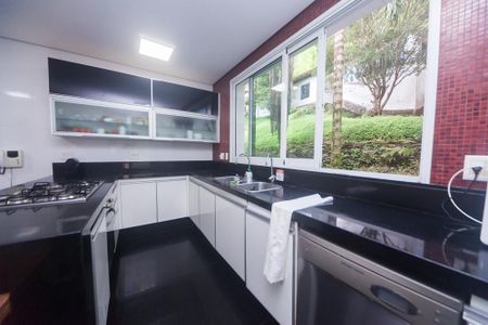 Casa de condomínio à venda com 450m², 4 quartos e 10 vagasCozinha