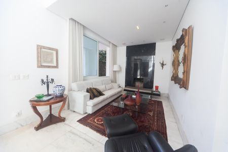 Casa de condomínio à venda com 450m², 4 quartos e 10 vagassala de visitas 