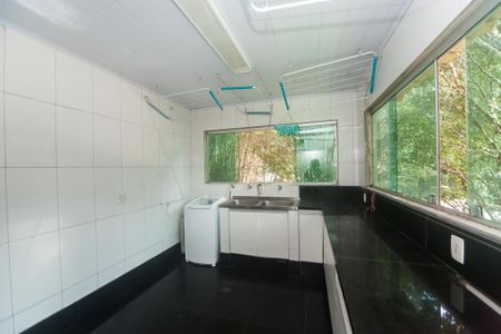 Casa de condomínio à venda com 450m², 4 quartos e 10 vagasÁrea de Serviço