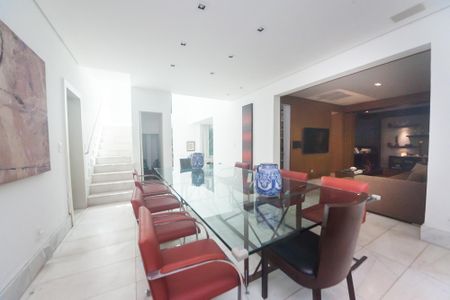 Casa de condomínio à venda com 450m², 4 quartos e 10 vagasSala de Jantar