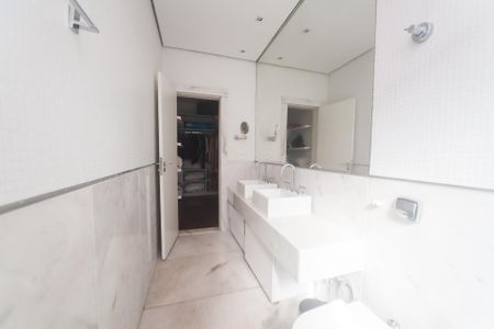 Casa de condomínio à venda com 450m², 4 quartos e 10 vagasBanheiro suite 1