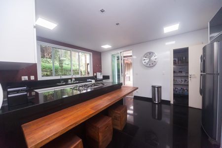 Casa de condomínio à venda com 450m², 4 quartos e 10 vagasCozinha