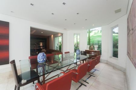 Casa de condomínio à venda com 450m², 4 quartos e 10 vagasSala de Jantar