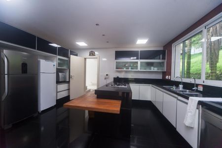 Casa de condomínio à venda com 450m², 4 quartos e 10 vagasCozinha