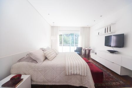 Casa de condomínio à venda com 450m², 4 quartos e 10 vagassuite 1
