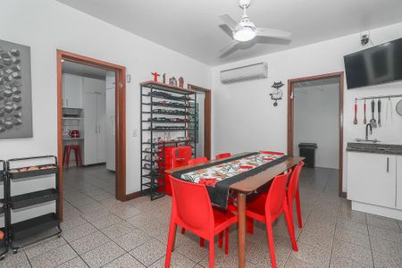 Casa à venda com 230m², 3 quartos e 5 vagasEspaço Gourmet