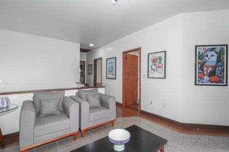 Casa à venda com 230m², 3 quartos e 5 vagasSala de TV