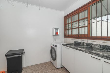 Casa à venda com 230m², 3 quartos e 5 vagasÁrea de Serviço