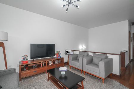 Casa à venda com 230m², 3 quartos e 5 vagasSala de TV