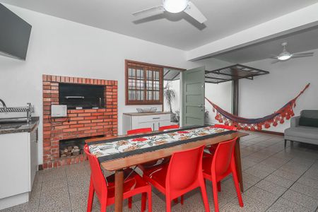 Casa à venda com 230m², 3 quartos e 5 vagasEspaço Gourmet