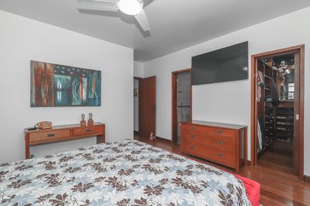 Casa à venda com 230m², 3 quartos e 5 vagasQuarto Suíte