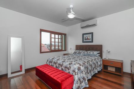 Casa à venda com 230m², 3 quartos e 5 vagasQuarto Suíte