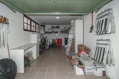 Casa à venda com 230m², 3 quartos e 5 vagasGalpão