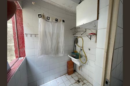 Banheiro de apartamento à venda com 2 quartos, 54m² em Jardim Santo André, Santo André