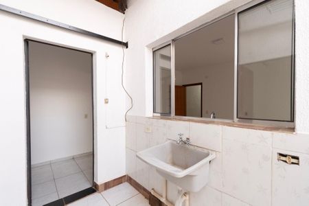 Casa para alugar com 80m², 2 quartos e 1 vaga
