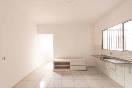 Casa para alugar com 80m², 2 quartos e 1 vaga
