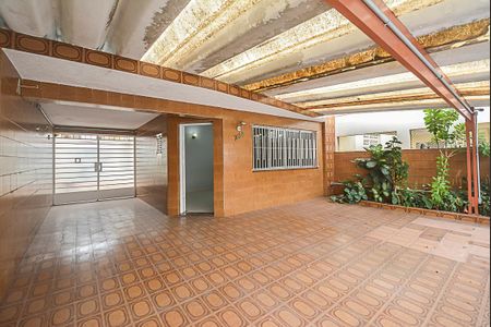 Casa à venda com 192m², 2 quartos e 3 vagas Casa à venda com 192m², 2 quartos e 3 vagasGaragem