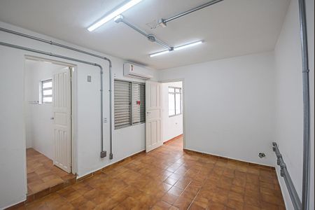 Casa à venda com 192m², 2 quartos e 3 vagas Casa à venda com 192m², 2 quartos e 3 vagasEdícula