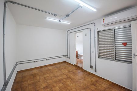 Casa à venda com 192m², 2 quartos e 3 vagas Casa à venda com 192m², 2 quartos e 3 vagasEdícula