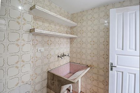 Casa à venda com 192m², 2 quartos e 3 vagas Casa à venda com 192m², 2 quartos e 3 vagasÁrea de Serviço