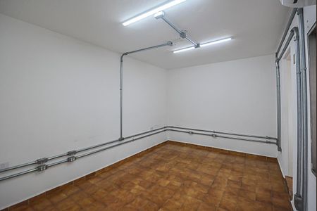 Casa à venda com 192m², 2 quartos e 3 vagas Casa à venda com 192m², 2 quartos e 3 vagasEdícula