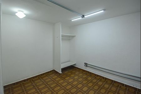 Casa à venda com 192m², 2 quartos e 3 vagas Casa à venda com 192m², 2 quartos e 3 vagasEdícula