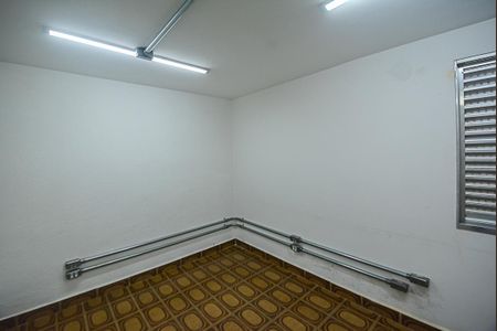 Casa à venda com 192m², 2 quartos e 3 vagas Casa à venda com 192m², 2 quartos e 3 vagasEdícula