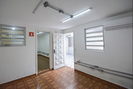 Casa à venda com 192m², 2 quartos e 3 vagas Casa à venda com 192m², 2 quartos e 3 vagasEdícula