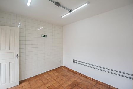 Casa à venda com 192m², 2 quartos e 3 vagas Casa à venda com 192m², 2 quartos e 3 vagasEdícula